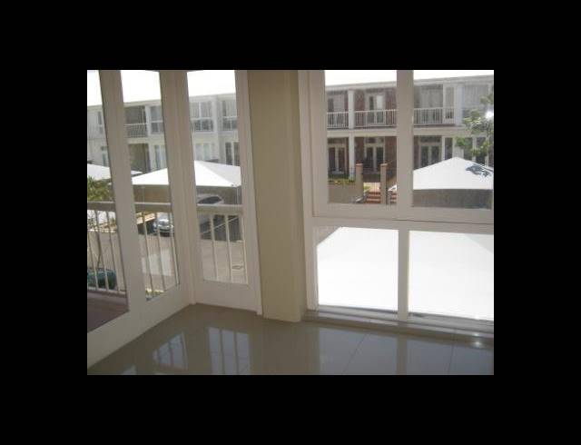 1 BEDROOM APARTMENT TO LET IN POINT WATERFRONT